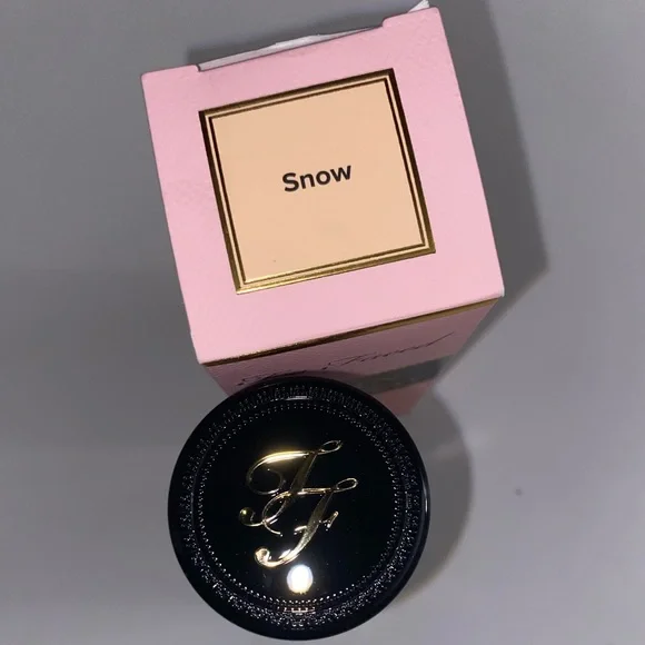 Too Faced - Born This Way - Natural Finish Longwear Liquid Foundation (SNOW) - Picture 3 of 16